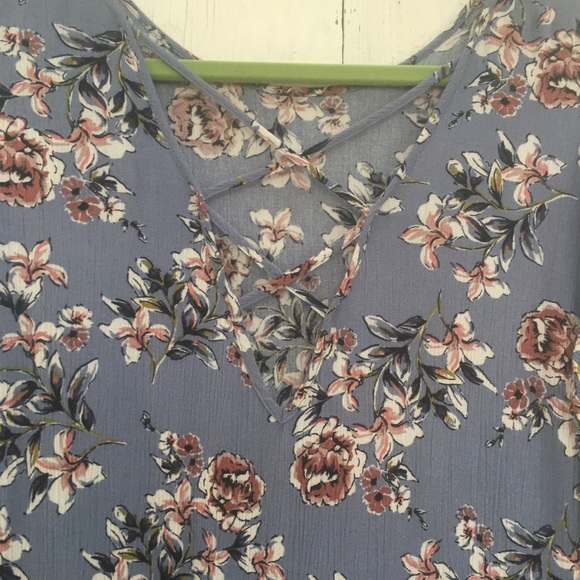 C long sleeved top. Size l. Blue floral - Picture 3 of 6